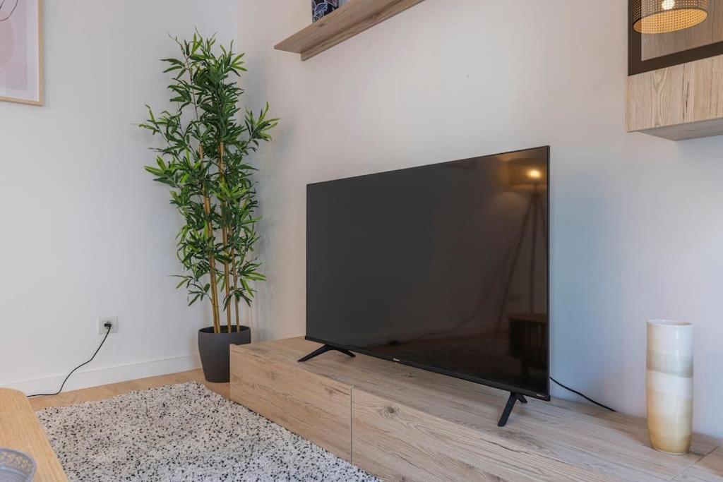 Campolide Lovely 2 Bedroom By Innkeeper Lisboa Eksteriør billede