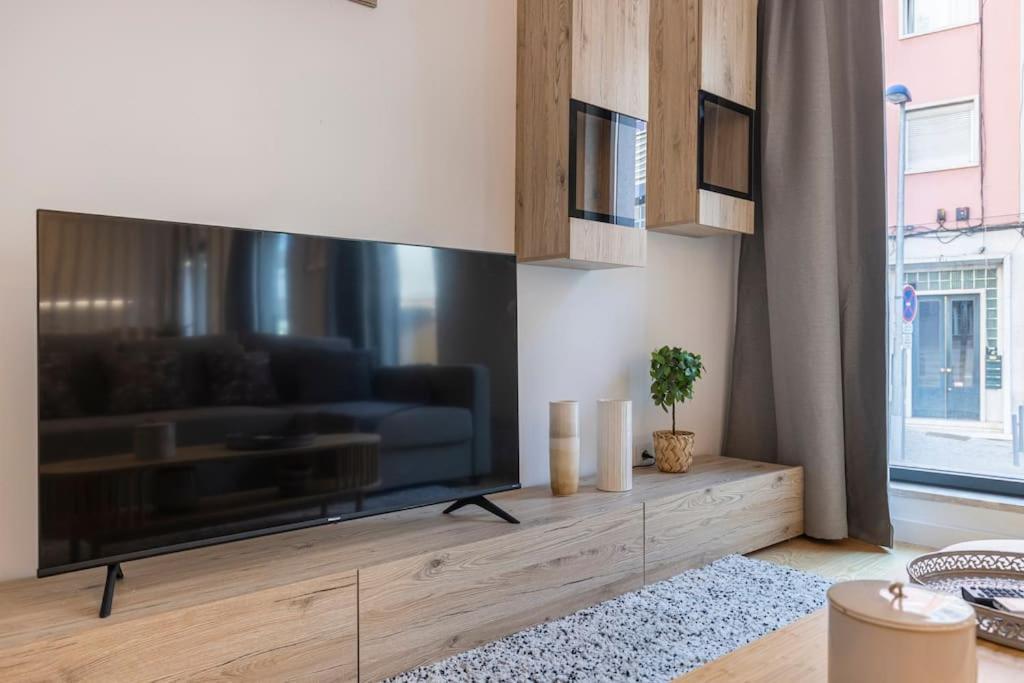 Campolide Lovely 2 Bedroom By Innkeeper Lisboa Eksteriør billede